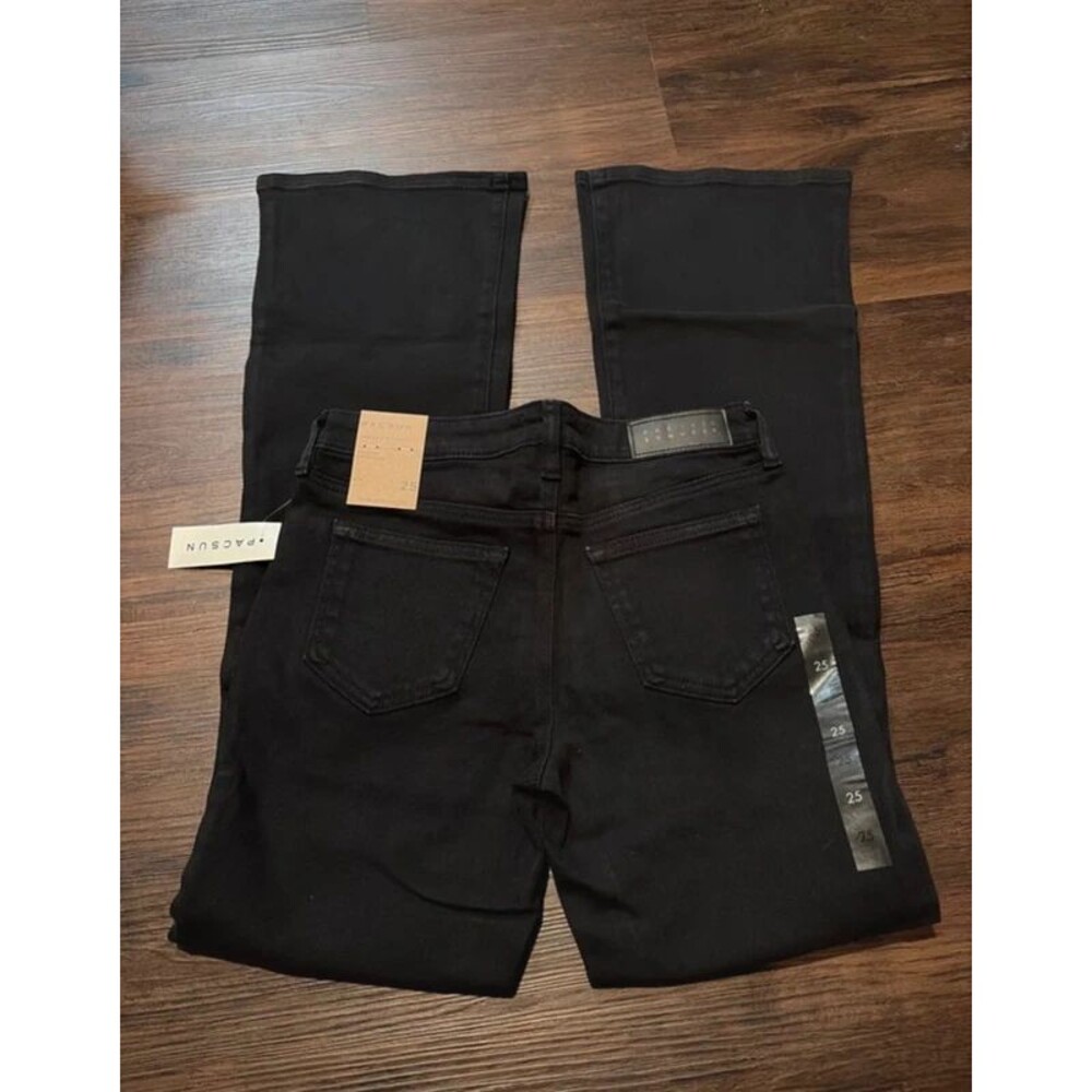 NWT Low Rise Black Bootcut Jeans Size 25”